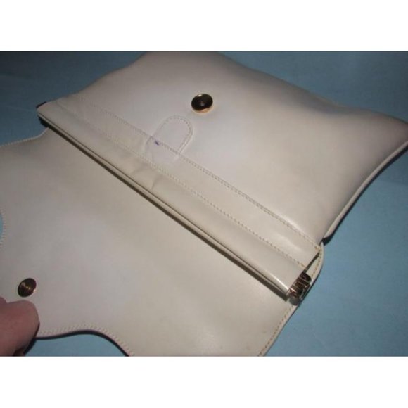 Gucci Envelope Top Stone Colored Leather Clutch - Picture 10 of 12